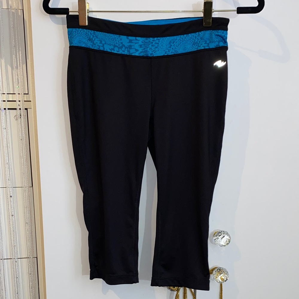 Black and Blue Exercise Activewear Capri Leggings Size XS